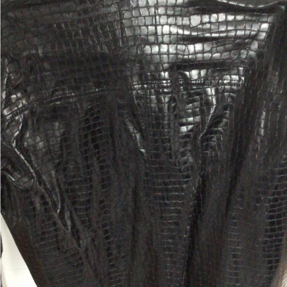 Leather jacket - Picture 2 of 3